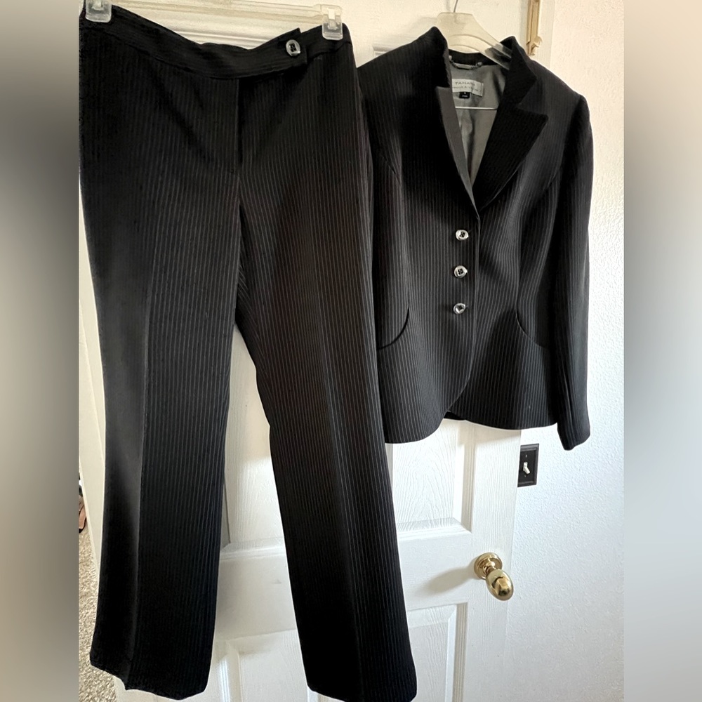 Tahari suit (Arthur S Levine ) Black with tiny light grey pin stripe. Size 6.